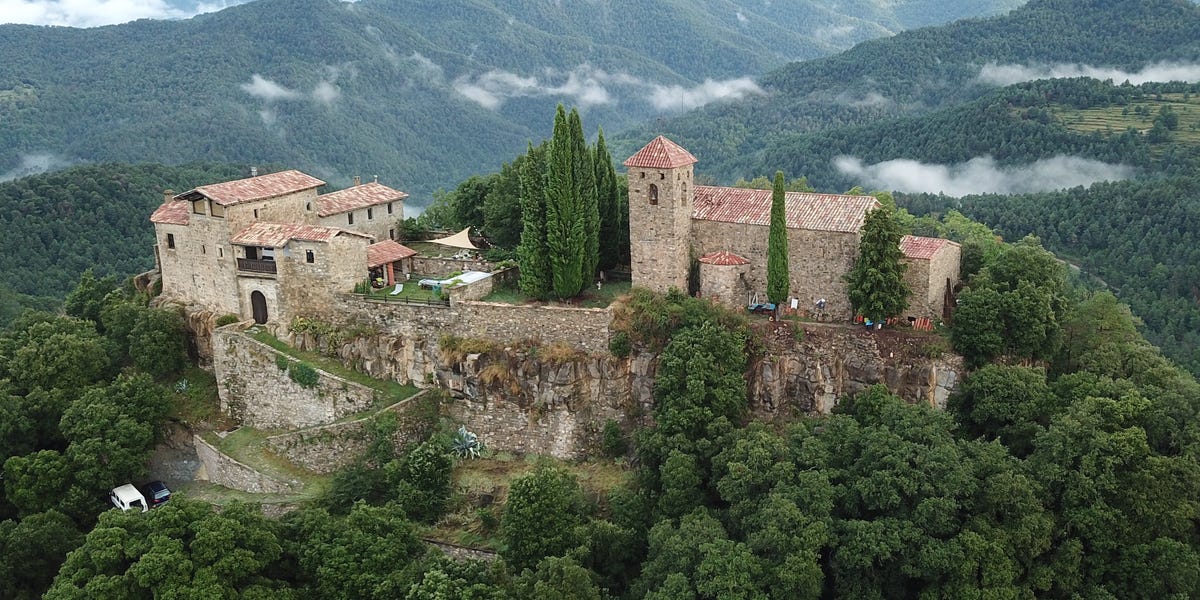 If you ever feel like taking a trip to the past, all you have to do is rent a medieval castle in Spain!